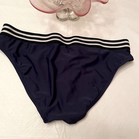 🔥 3/21 🔥Medium Navy and white bikini Bottoms only by George. - Picture 3 of 3